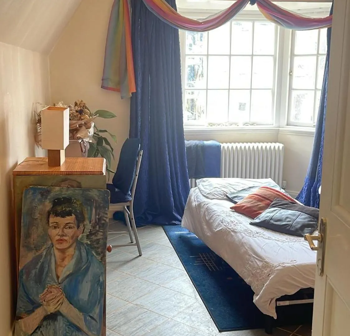 Habitación en casa particular Private Bedroom In Detached Home In Newington Edimburgo