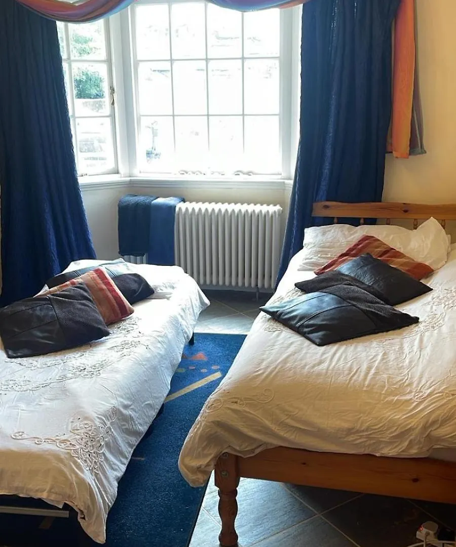 Private Bedroom In Detached Home In Newington Edimburgo Habitación en casa particular